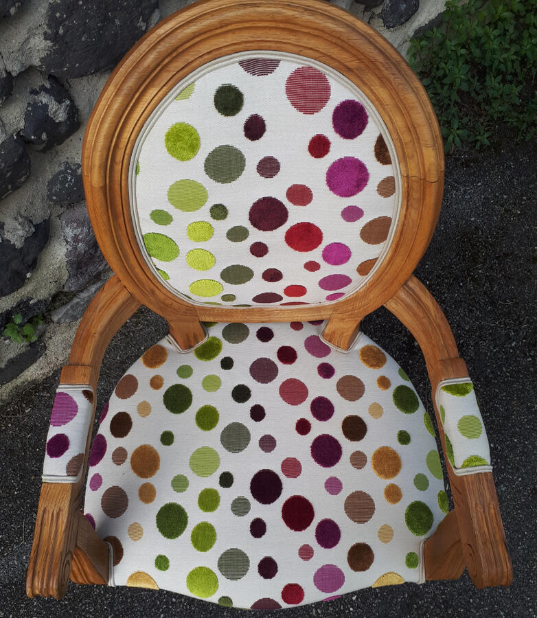 Fauteuil médaillon / Rénovation complète